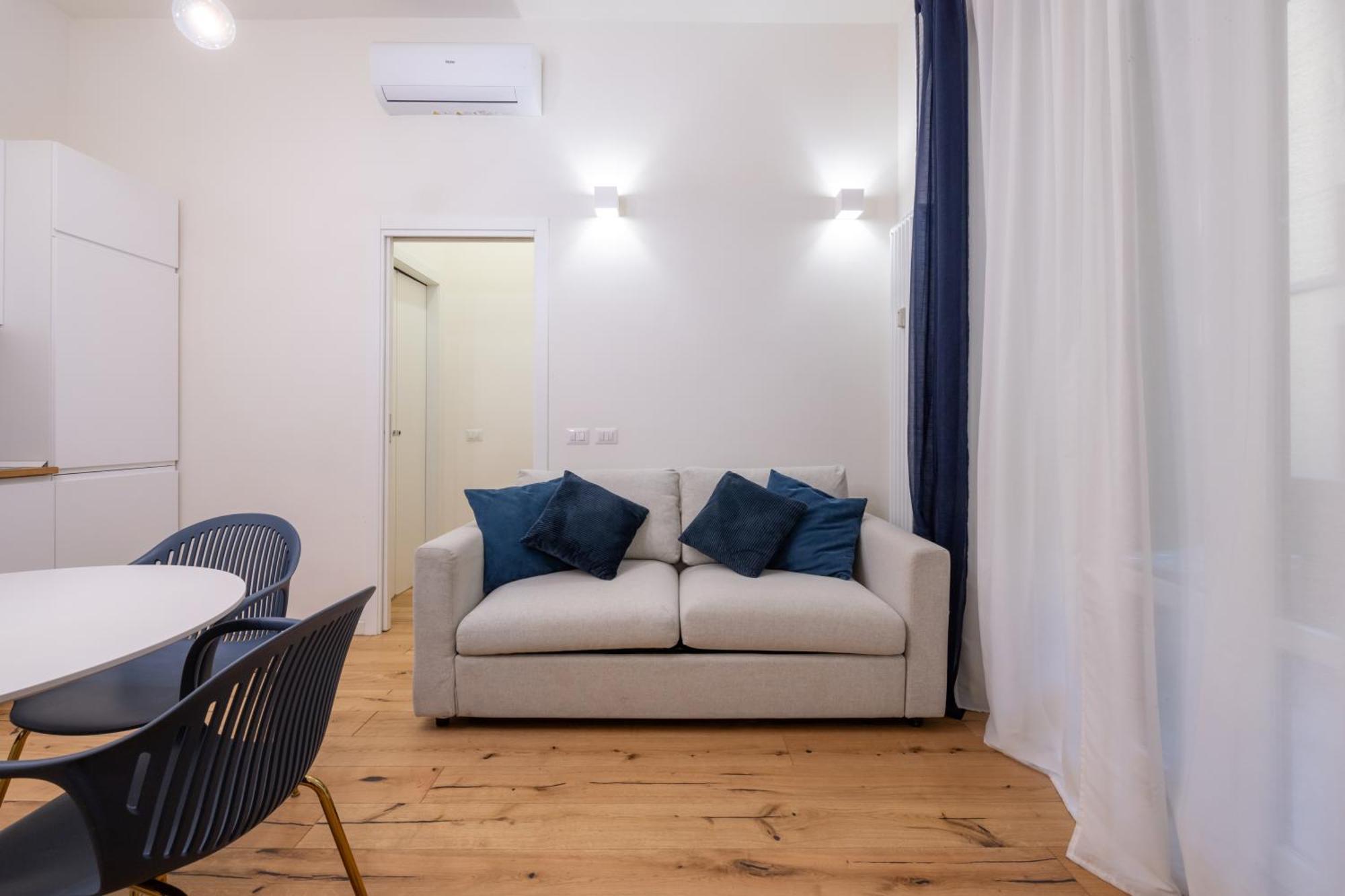 We Home - Babila Boutique - Milano Esterno foto